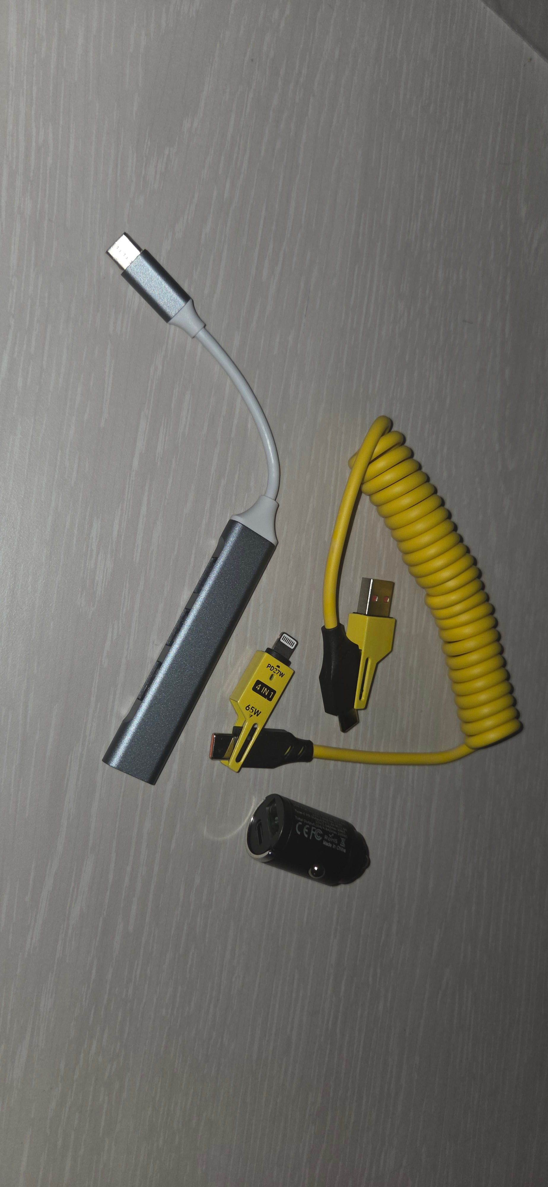 Kit Caricabatteria 12/24V + HUB 4 Porte + Cavo Flessibile