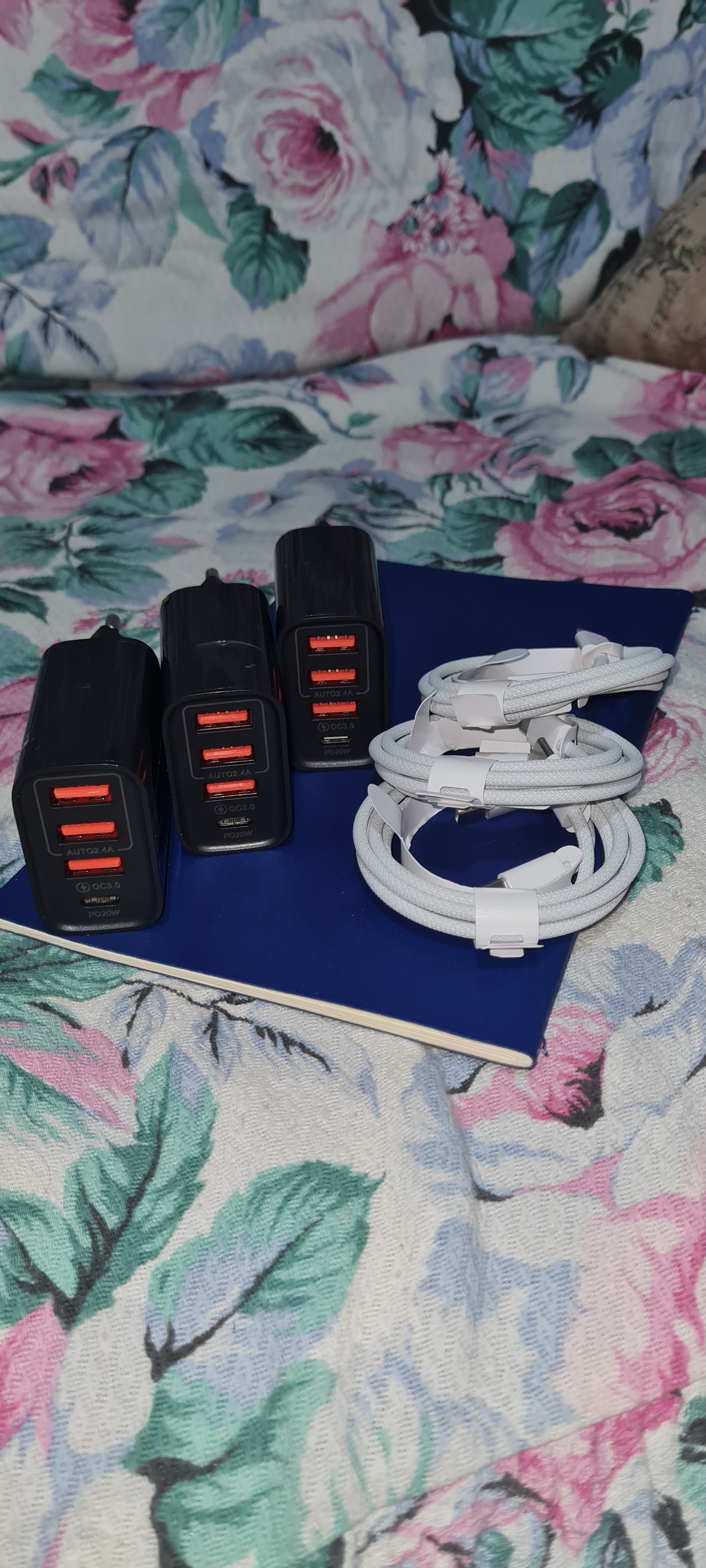 Lotto Stock 3x Kit Caricabatterie 120W 4 Porte USB Type-A/C Spina EU + 3x Cavo USB Type-C > Type-C Grado A++