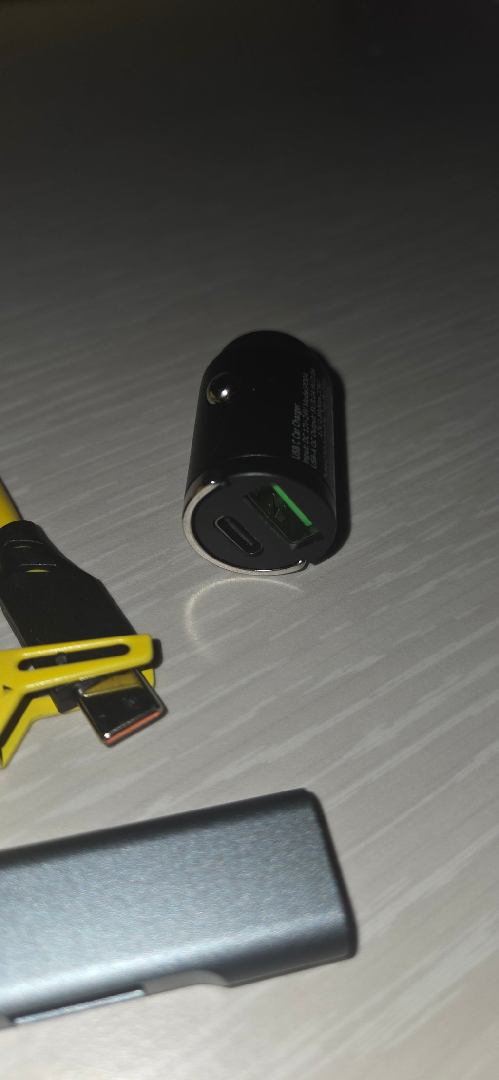 Kit Caricabatteria 12/24V + HUB 4 Porte + Cavo Flessibile