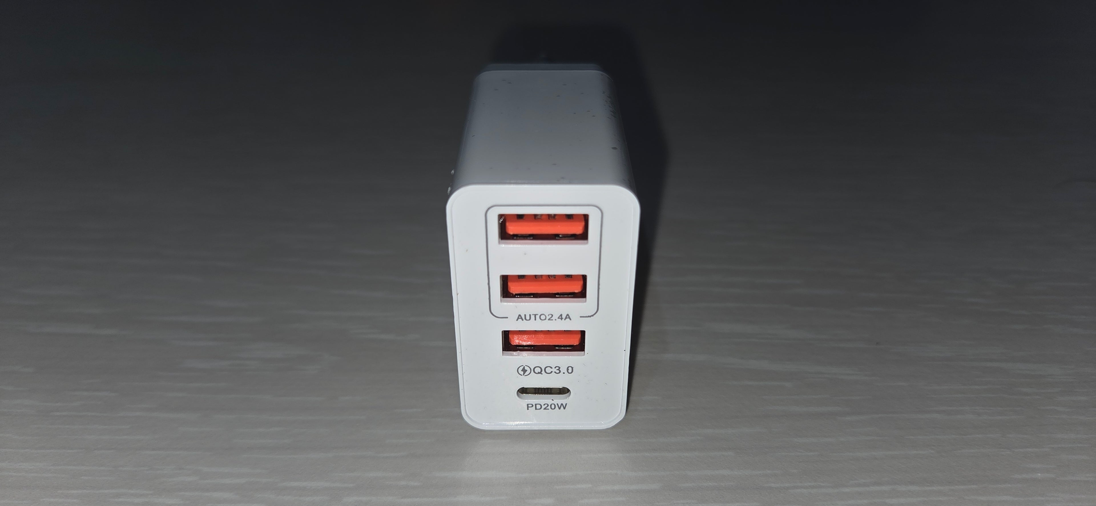 Caricabatterie 48W 4 Porte USB Type-A/C Spina EU