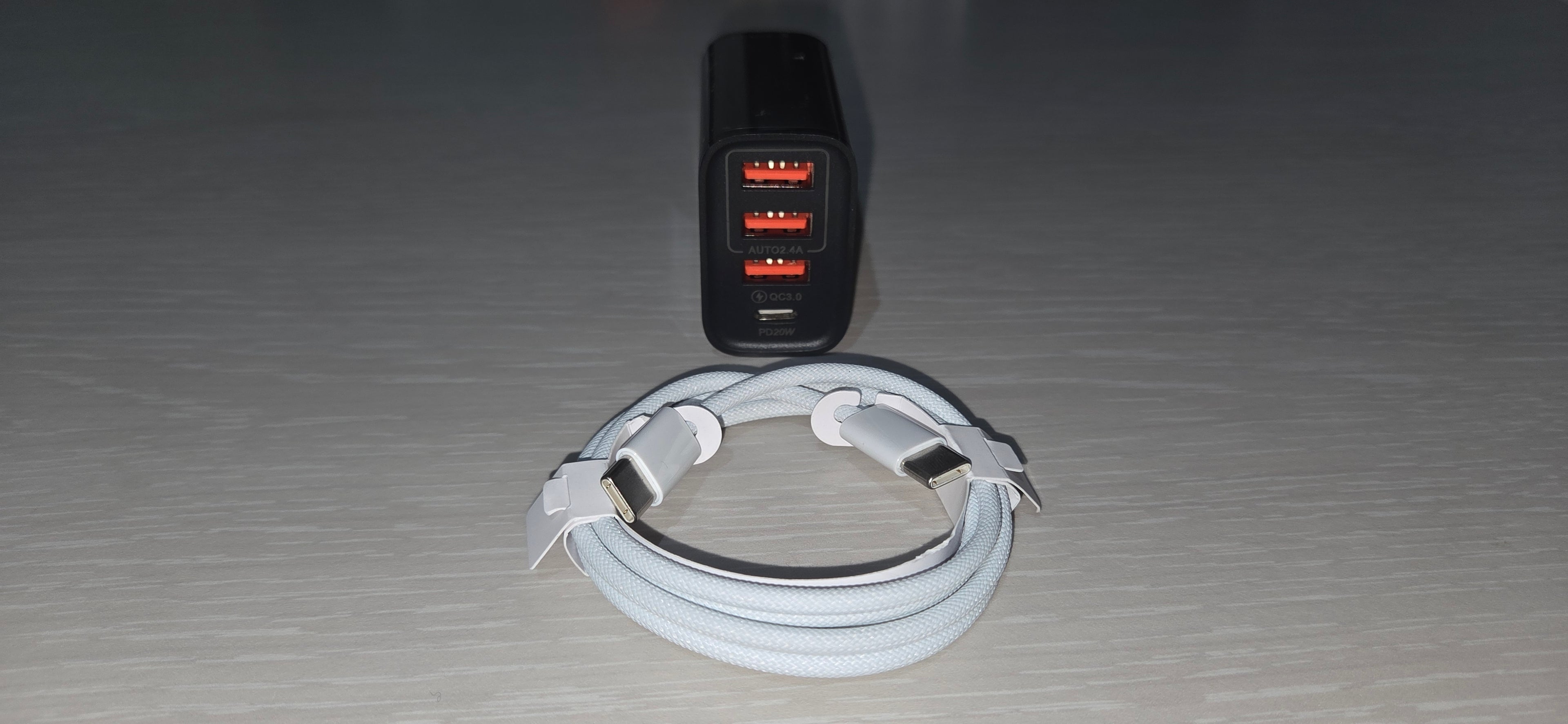 Kit Caricabatterie 48W 4 Porte USB Type-A/C Spina EU + Cavo USB Type-C > Type-C Grado A++