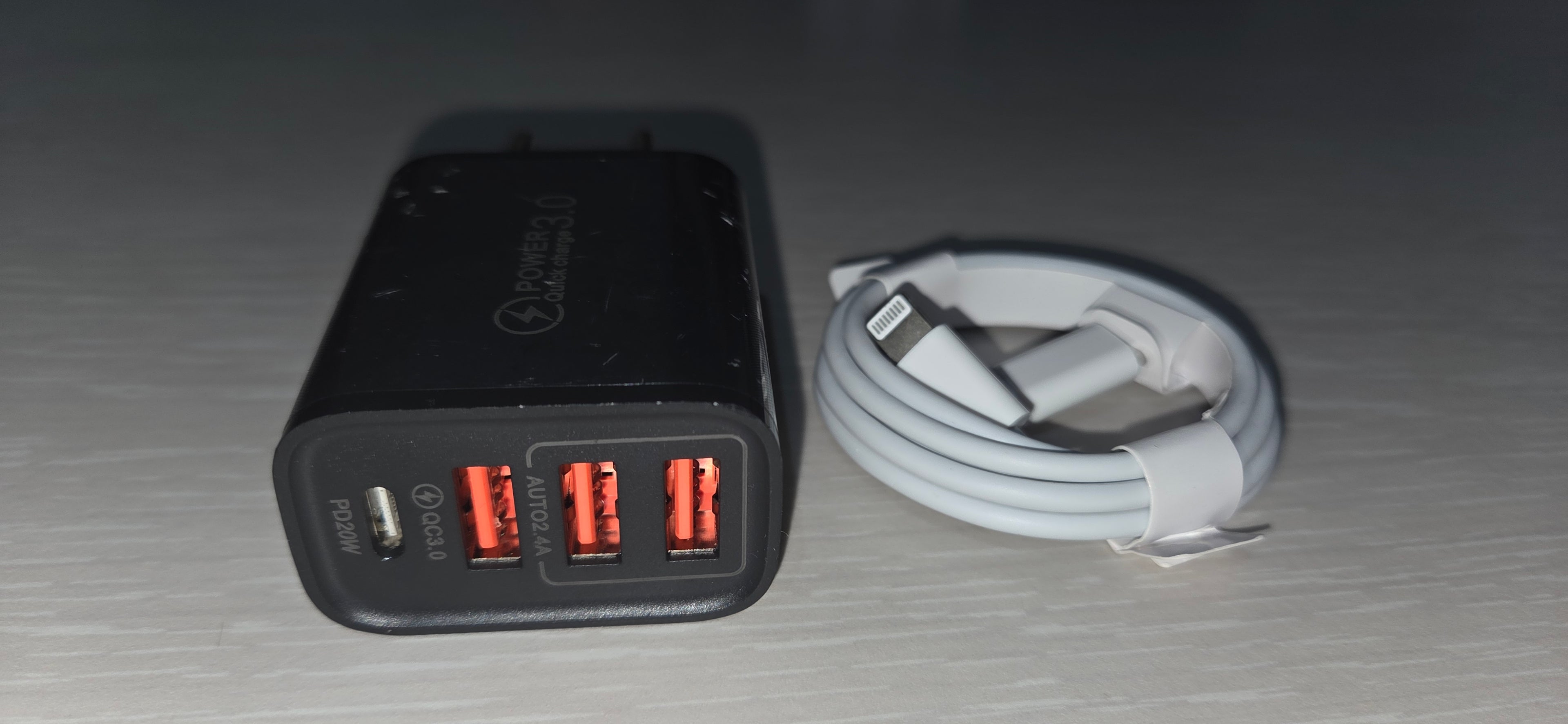 Kit Caricabatterie 48W 4 Porte USB Type-A/C Spina EU + Cavo USB Type-C > Lighting Grado A++