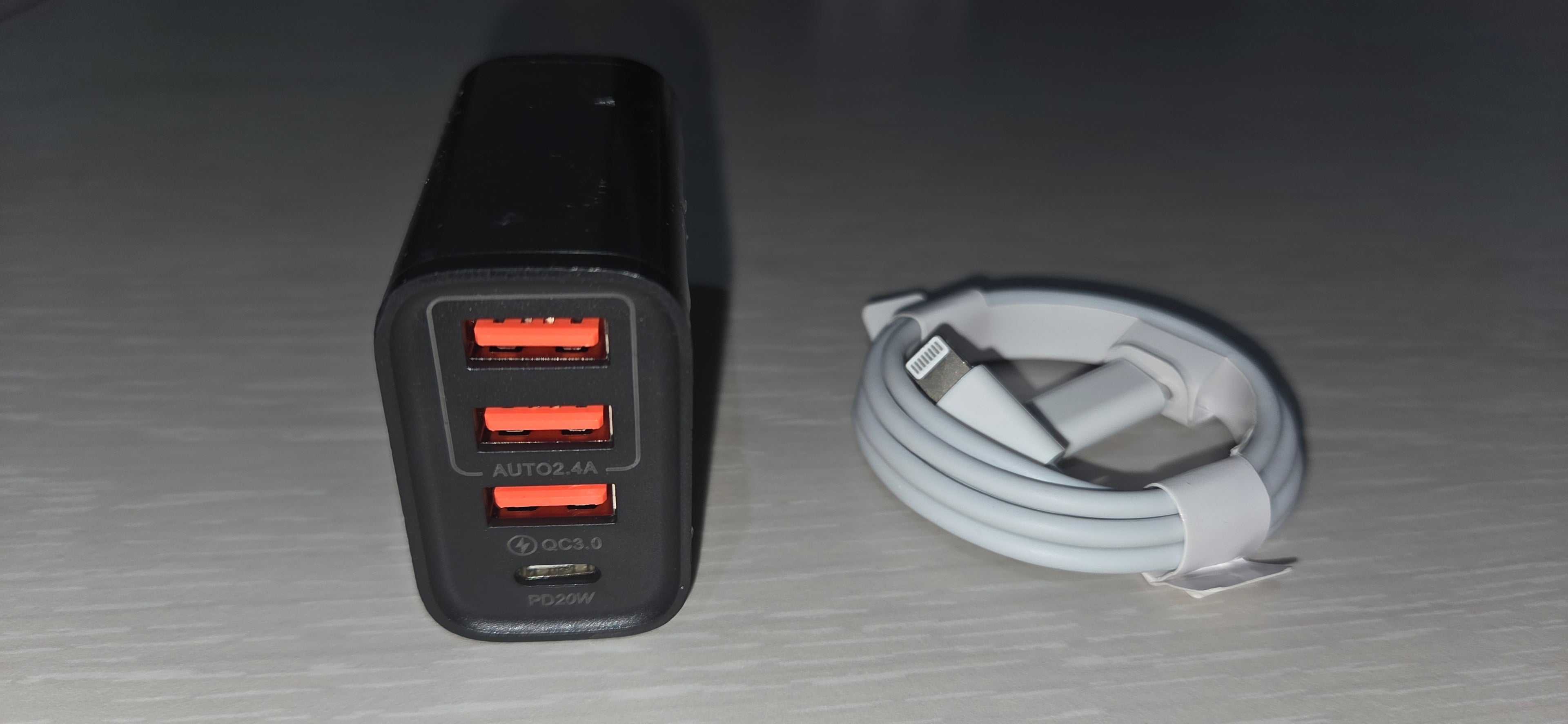 Kit Caricabatterie 48W 4 Porte USB Type-A/C Spina EU + Cavo USB Type-C > Lighting Grado A++