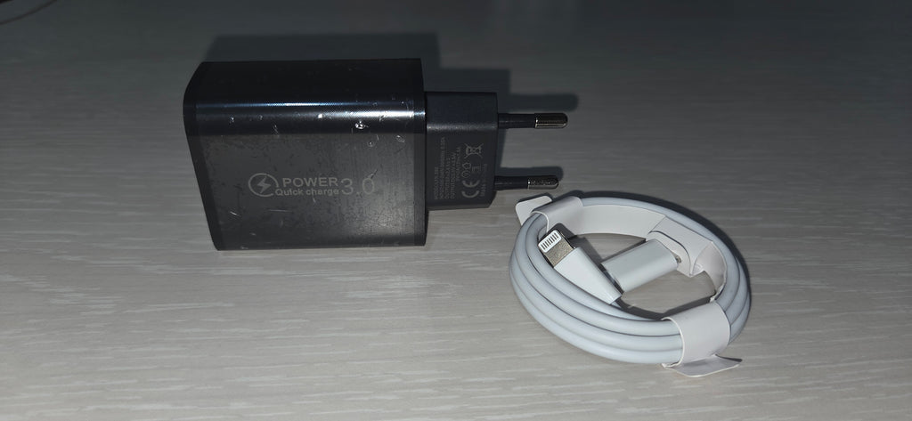 Kit Caricabatterie 48W 4 Porte USB Type-A/C Spina EU + Cavo USB Type-C > Lighting Grado A++