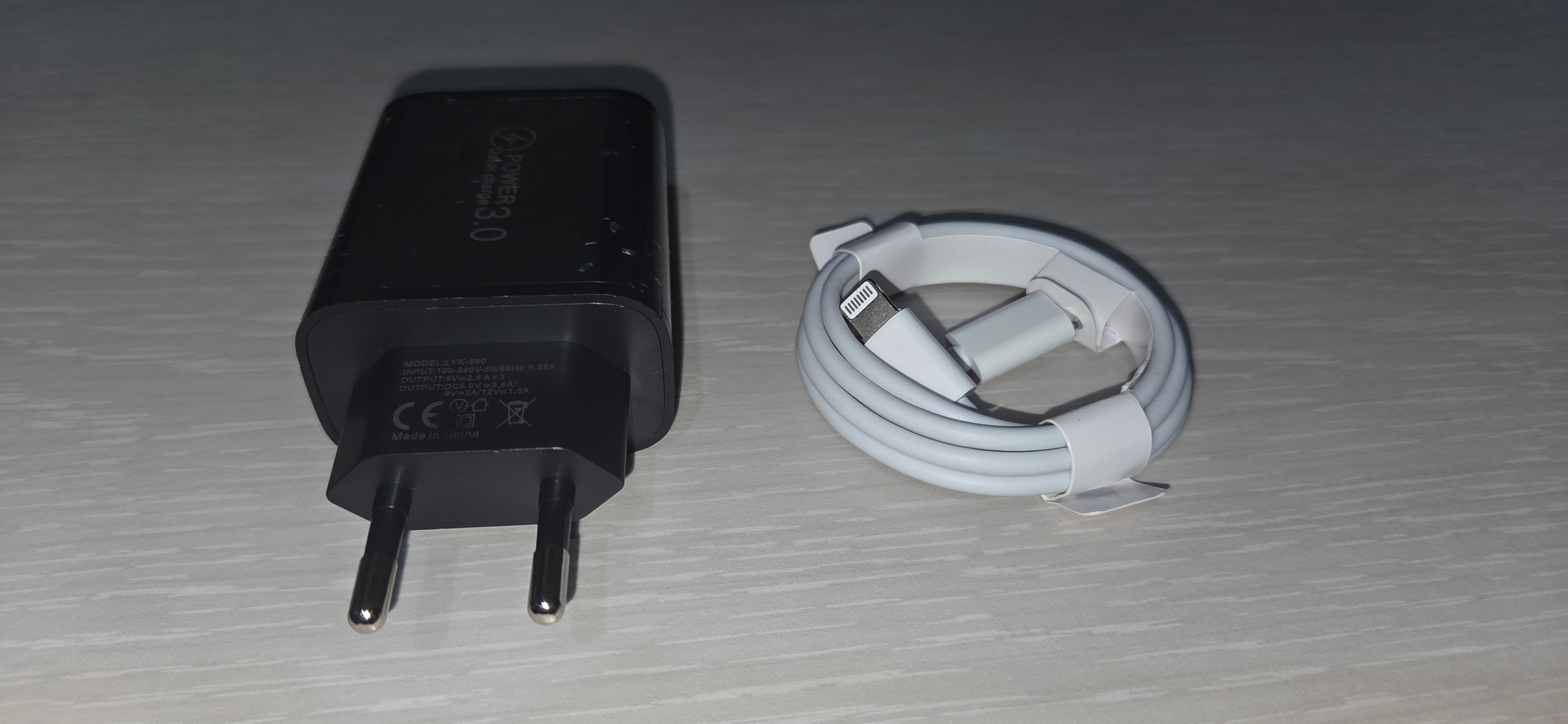 Kit Caricabatterie 48W 4 Porte USB Type-A/C Spina EU + Cavo USB Type-C > Lighting Grado A++