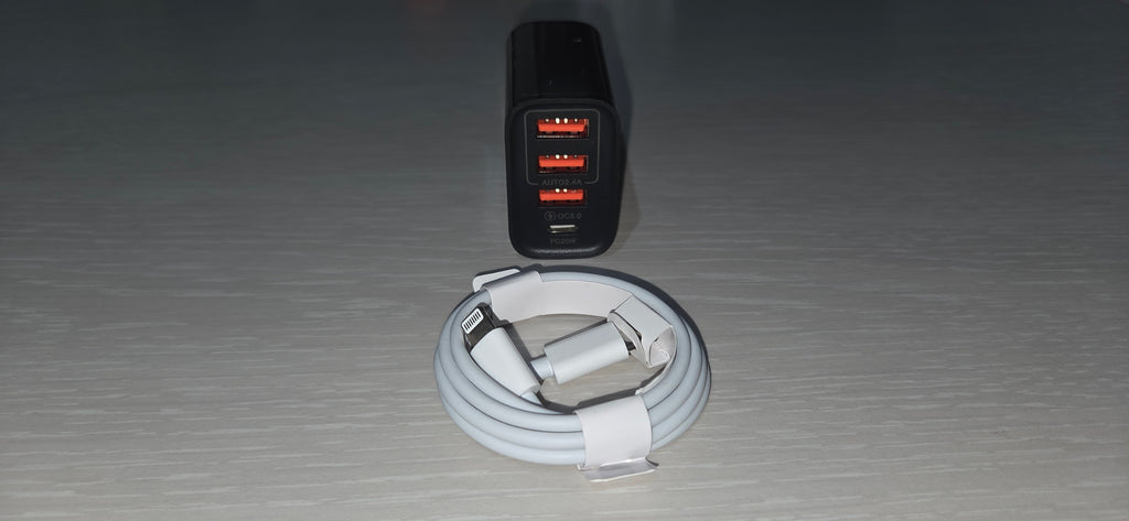 Kit Caricabatterie 48W 4 Porte USB Type-A/C Spina EU + Cavo USB Type-C > Lighting Grado A++