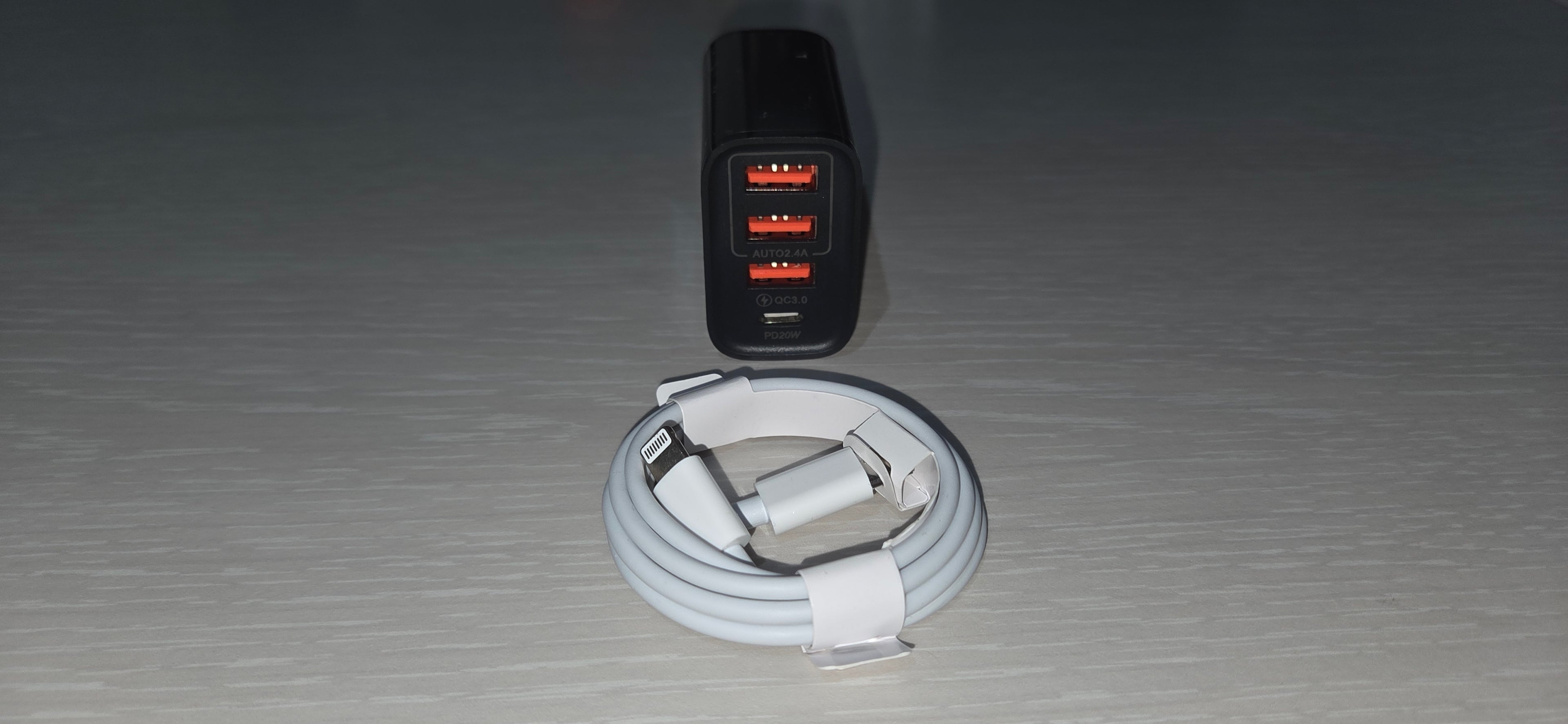 Kit Caricabatterie 48W 4 Porte USB Type-A/C Spina EU + Cavo USB Type-C > Lighting Grado A++